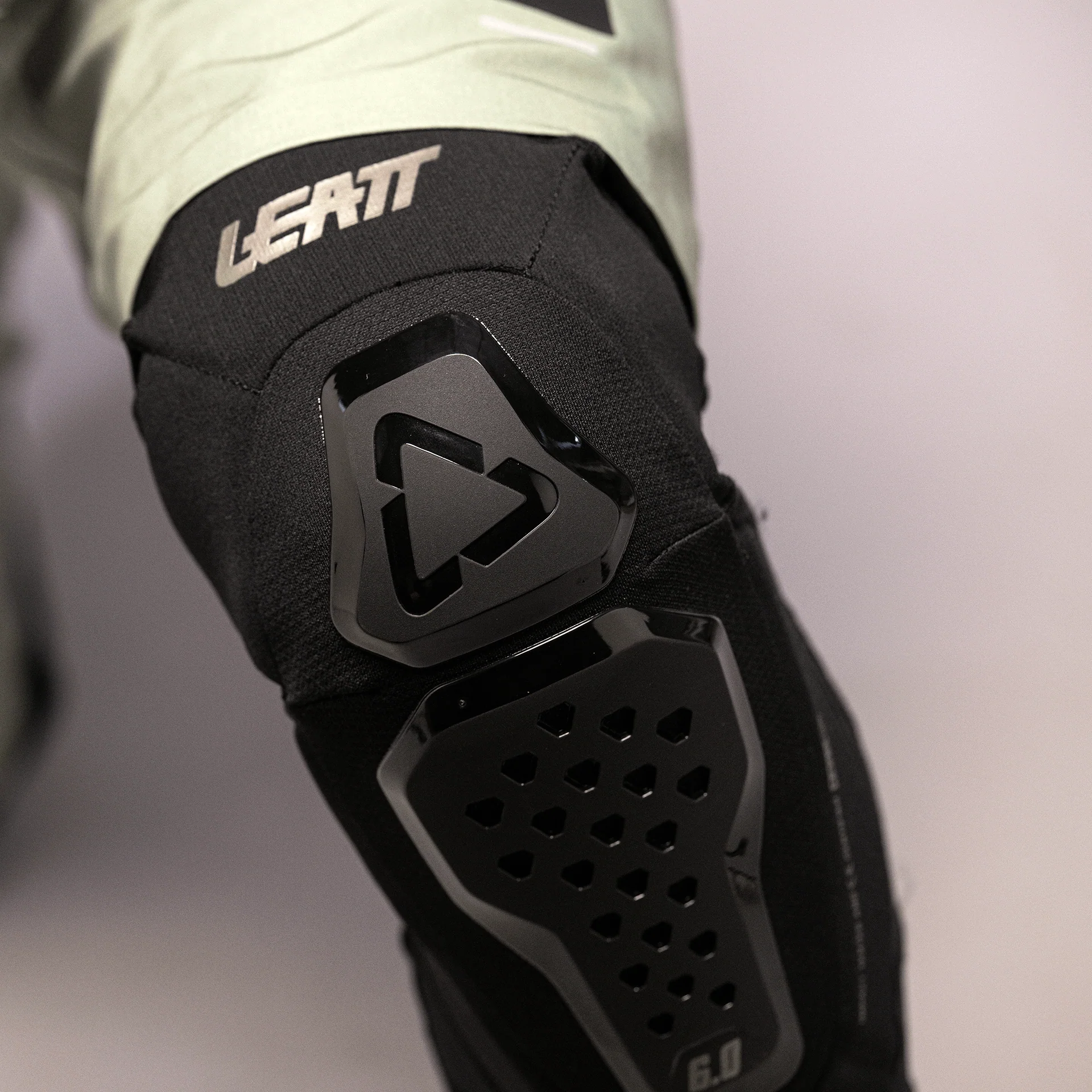 Knee Guard 6.0 Evo - Image 7